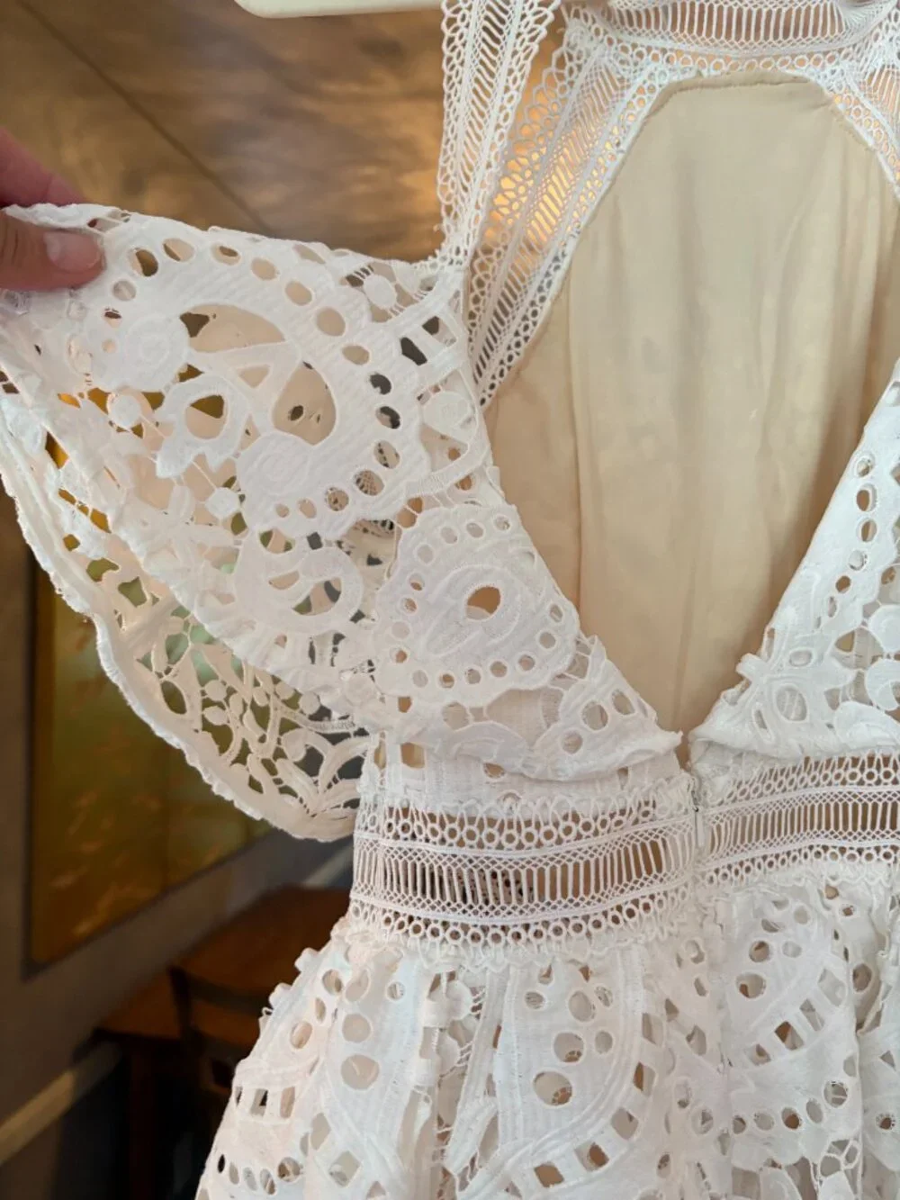 NWT Elliatt White Crochet Lace Cold Shoulder Minidress (Bridal). Size M